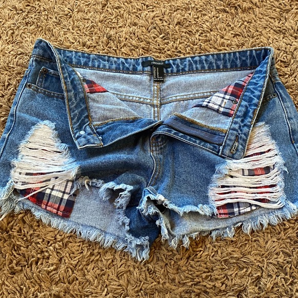 Forever 21 denim jean shorts - Picture 4 of 4